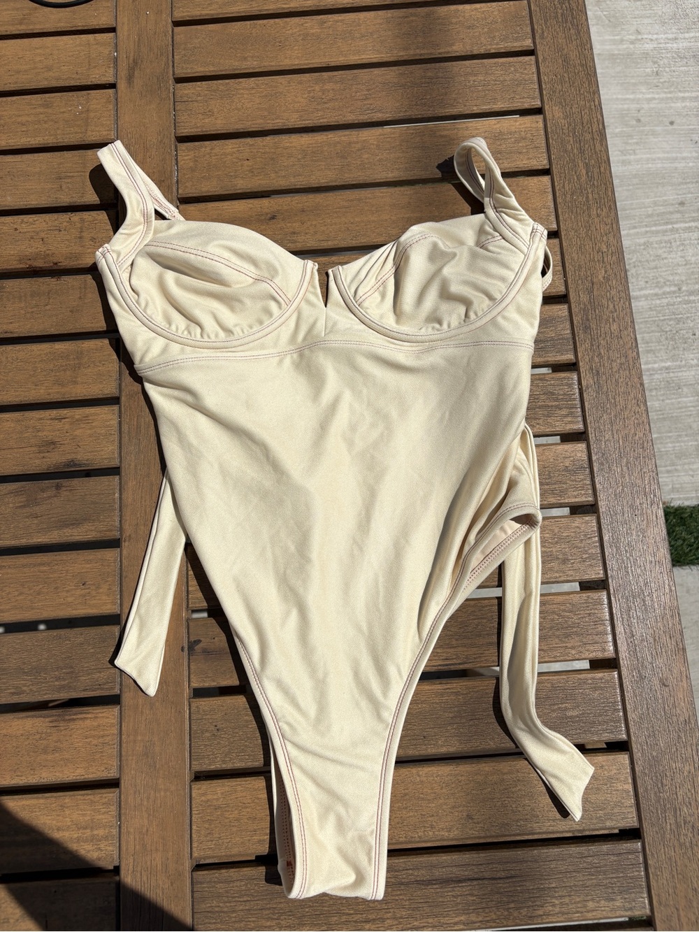 Monday Swimwear Clovelly One Piece in Ivory size VV